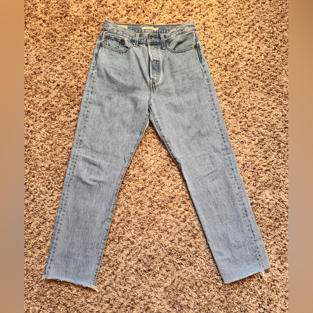 Levi’s Wedgie straight ankle